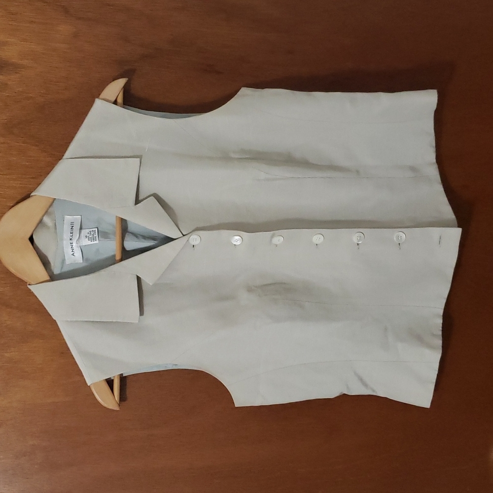 Sleeveless Blouse